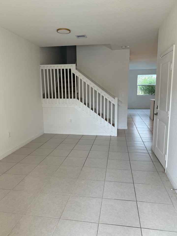 12909 Northwest 23rd Avenue #12909 - Photo 4 of 15