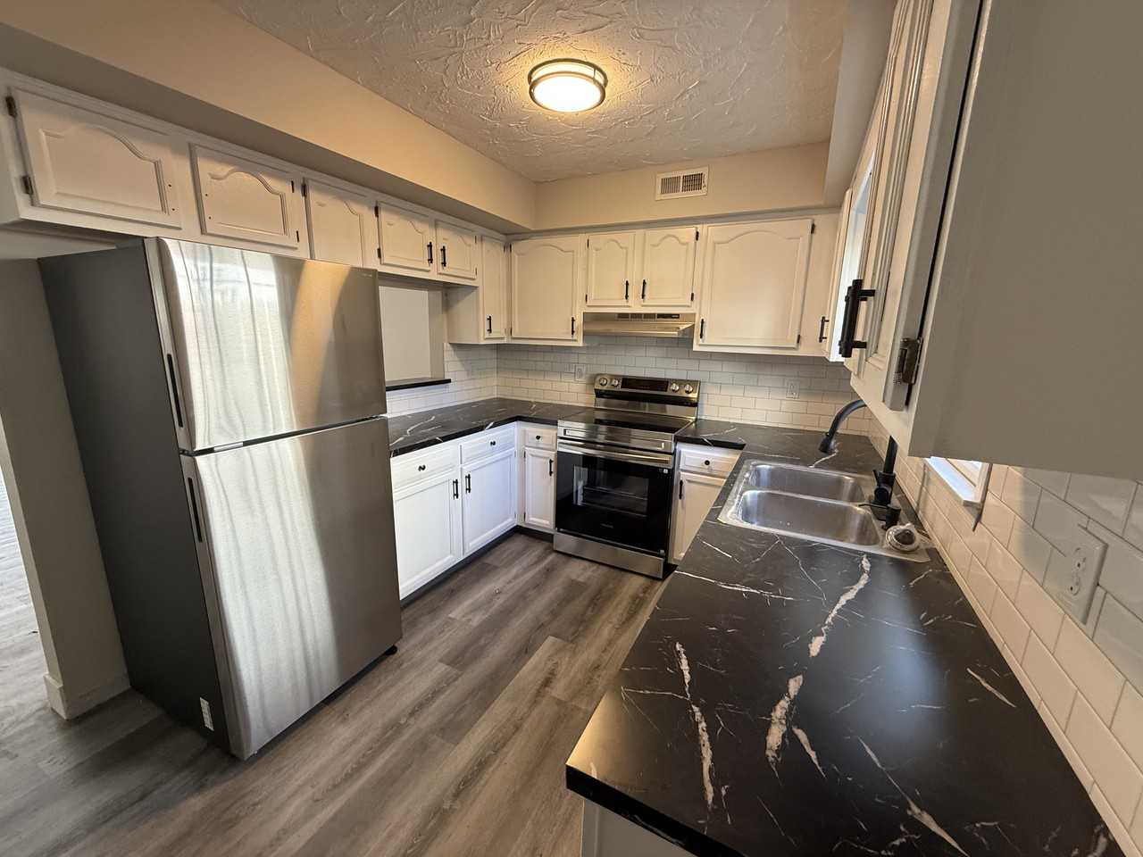 10002 Delores Drive #B - Photo 6 of 12