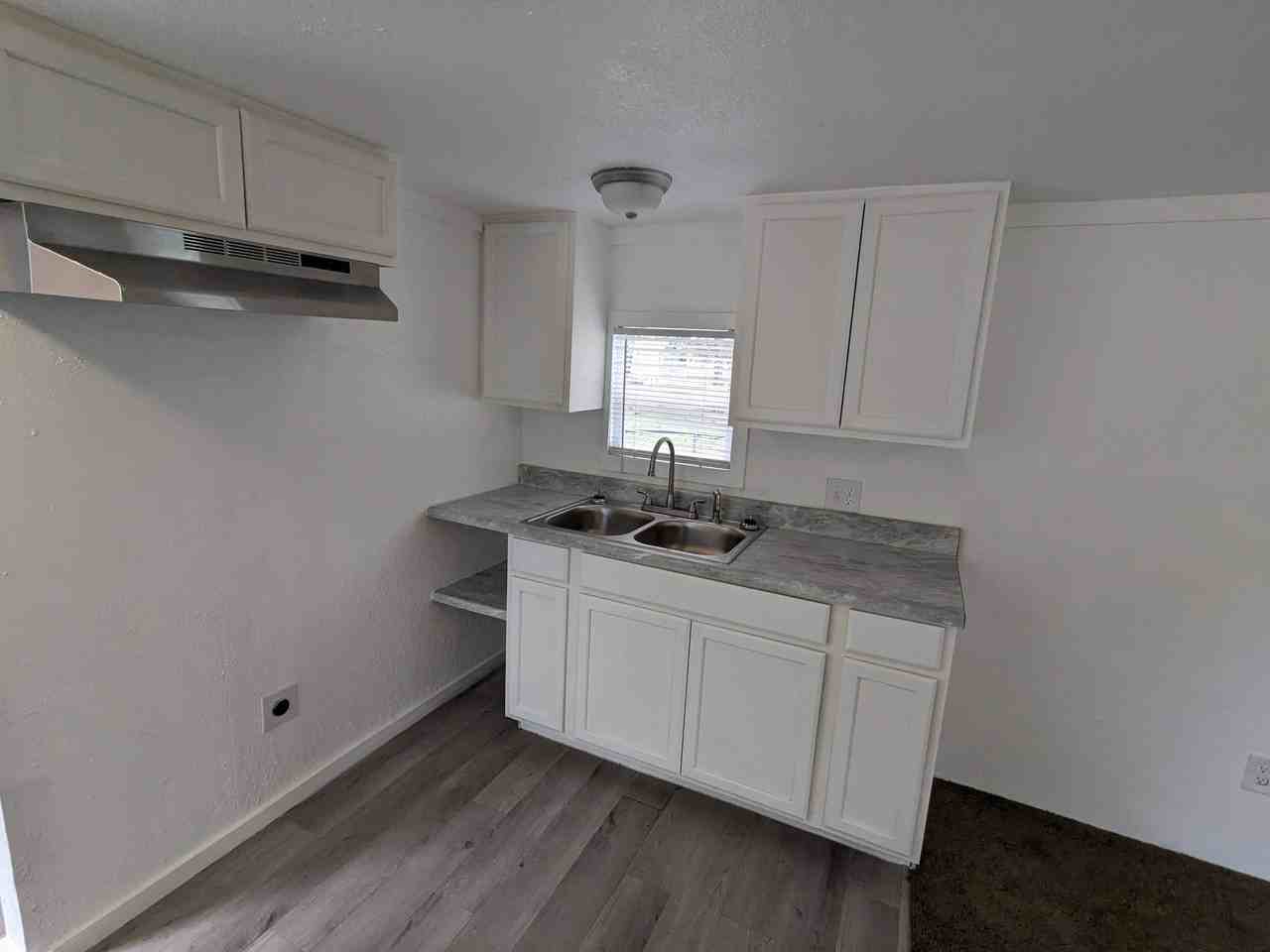 300 Royal Way #NA - Photo 4 of 26