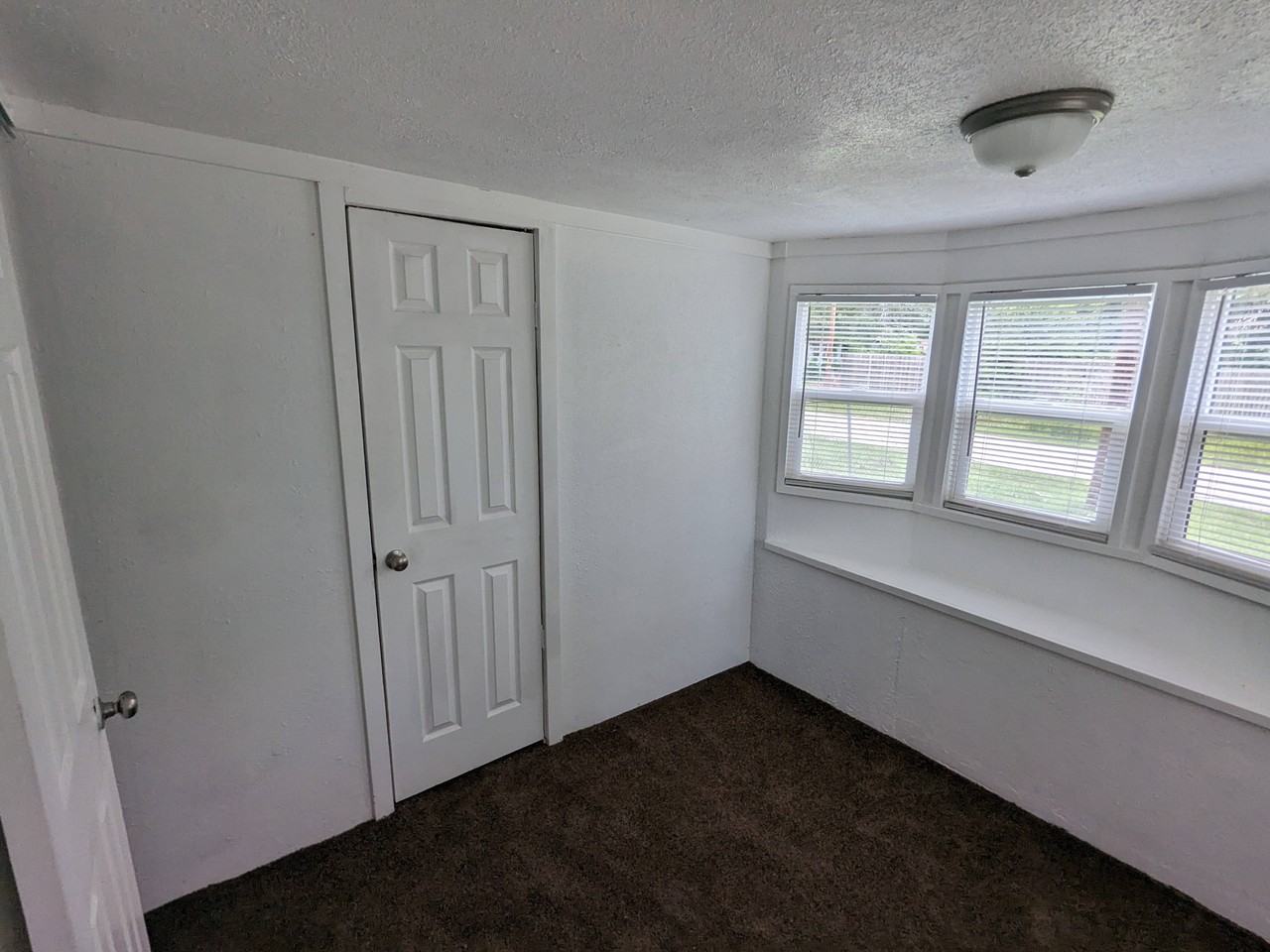 300 Royal Way #NA - Photo 7 of 26