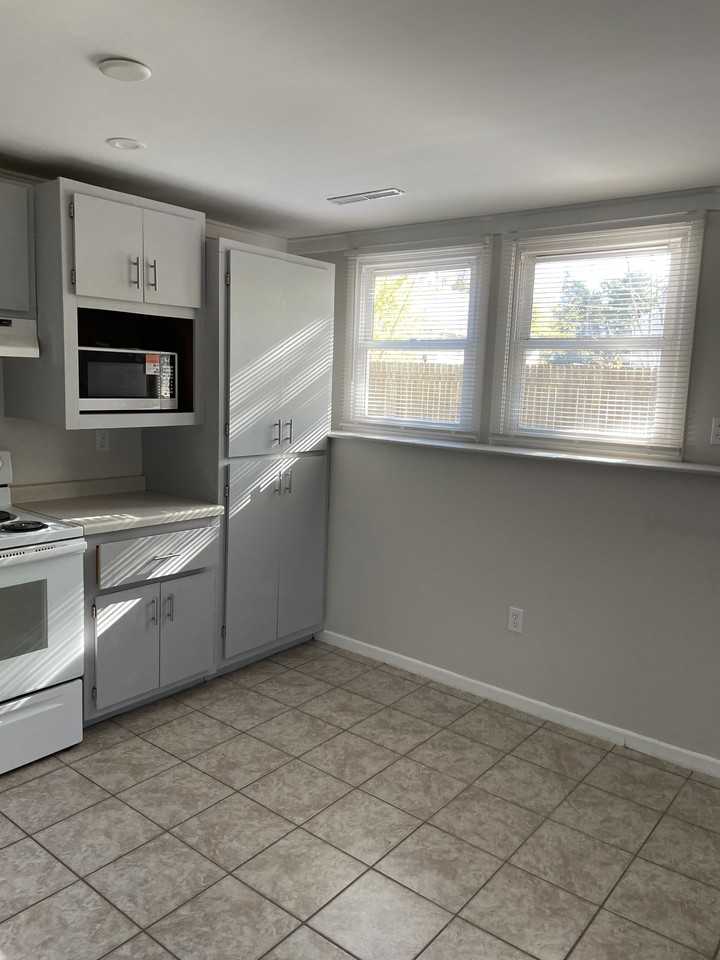 444 29th Ave N #1 - Photo 2 of 9