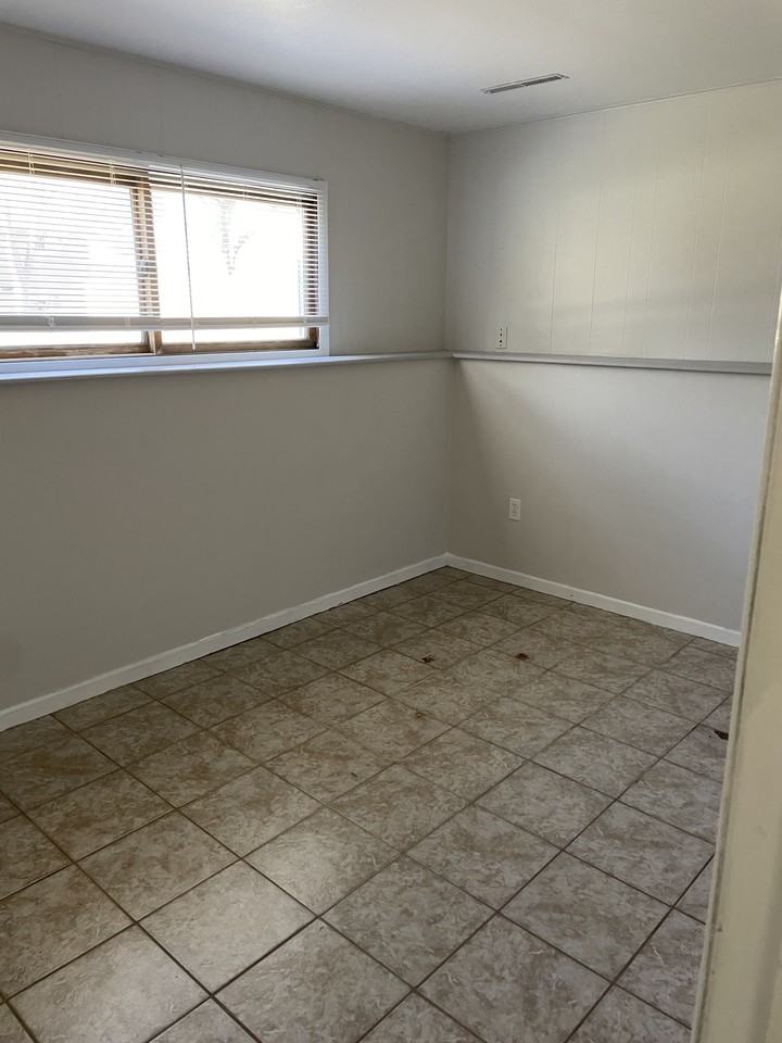 444 29th Ave N #1 - Photo 5 of 9