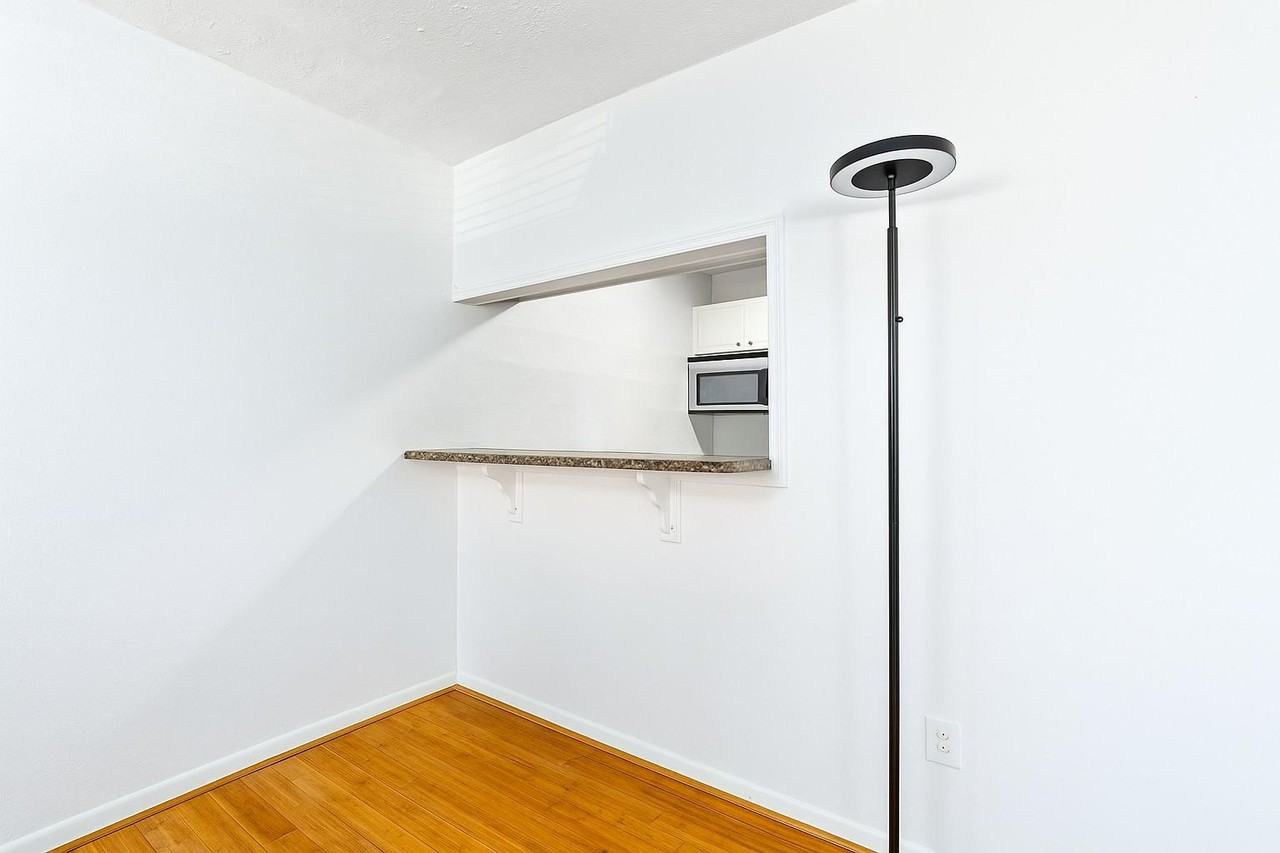 449 N Donahue Dr - Photo 7 of 20