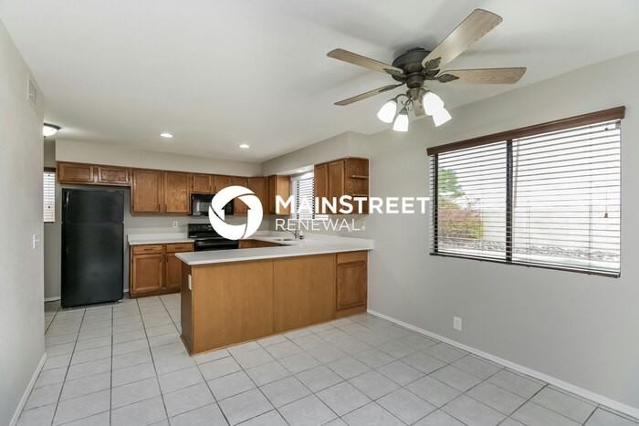 4651 N 99th Dr - Photo 5 of 17