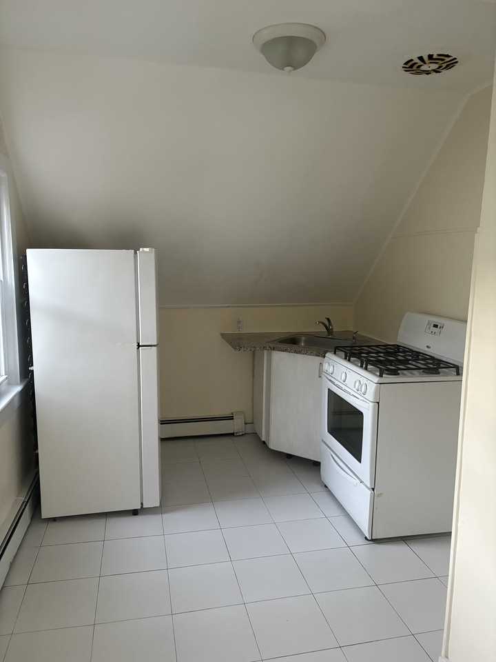 300 Brown Ave #NA - Photo 4 of 6