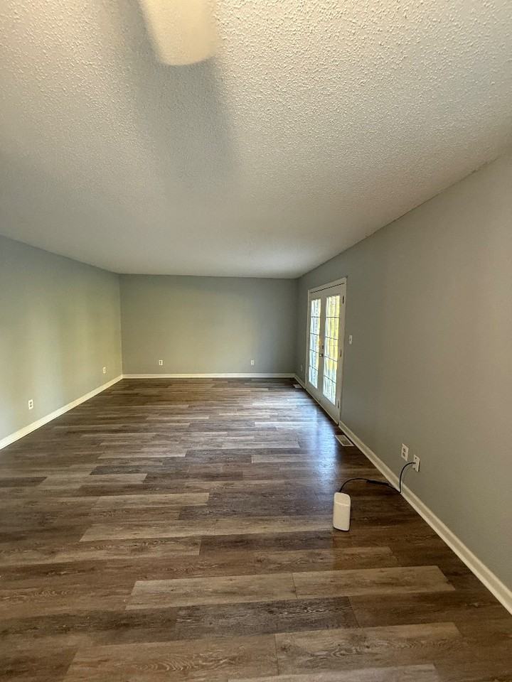 124 Crestview Dr - Photo 3 of 7