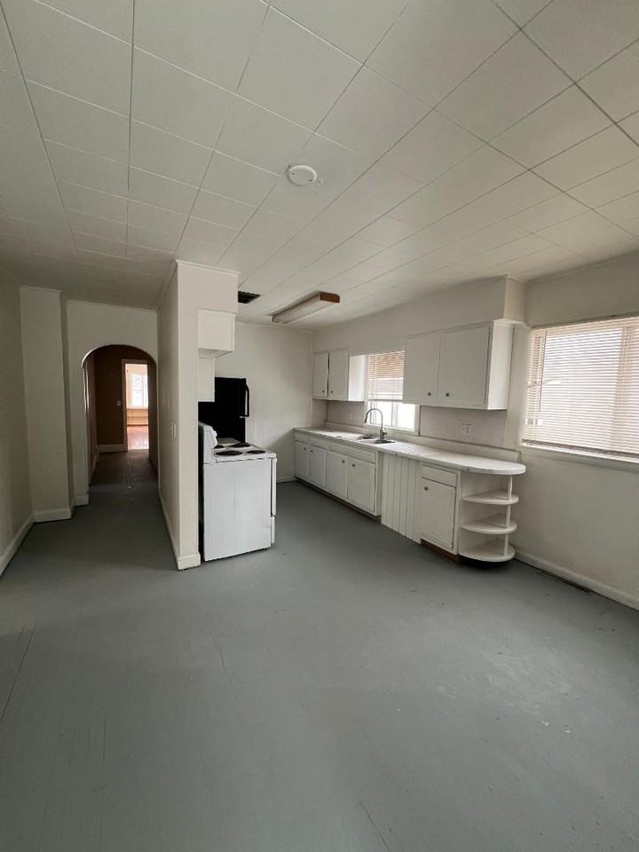 1723 Maine St - Photo 5 of 16