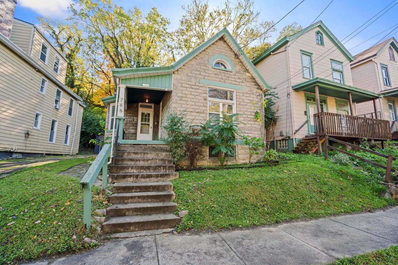 768 East Tenth Street - Photo 3 of 20