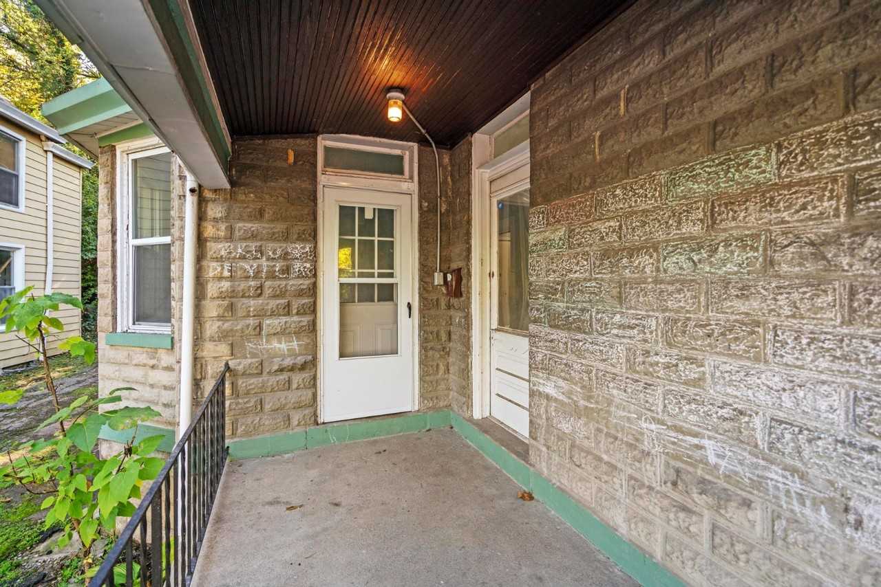 768 East Tenth Street - Photo 5 of 20