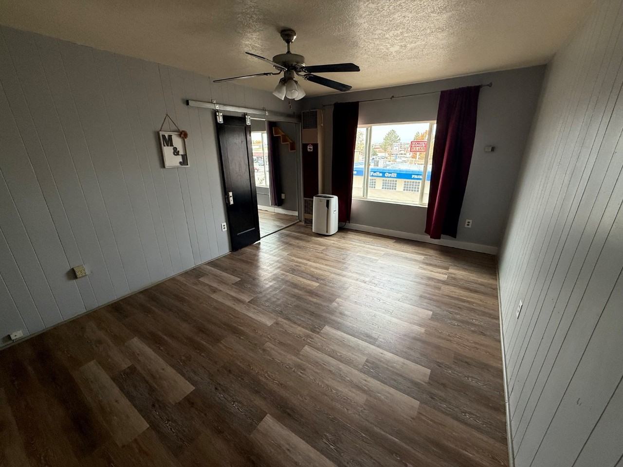 305 Harrison St - Photo 2 of 10