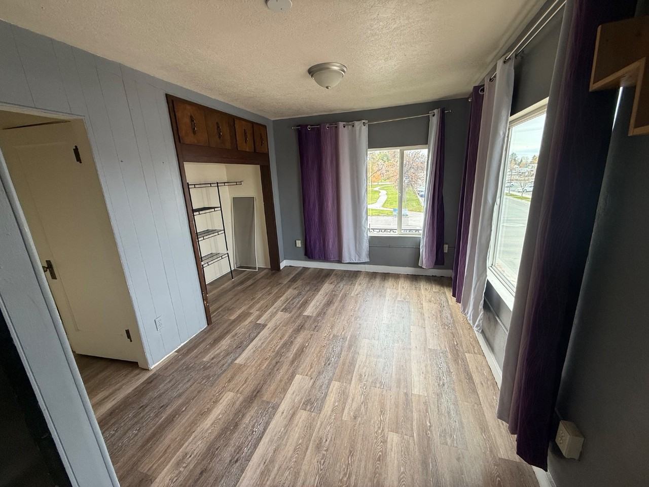 305 Harrison St - Photo 3 of 10