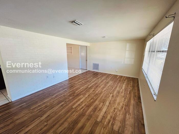 3600 Berkshire St - Photo 4 of 39