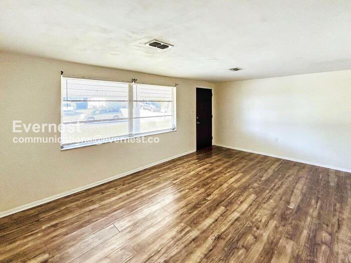 3600 Berkshire St - Photo 5 of 39