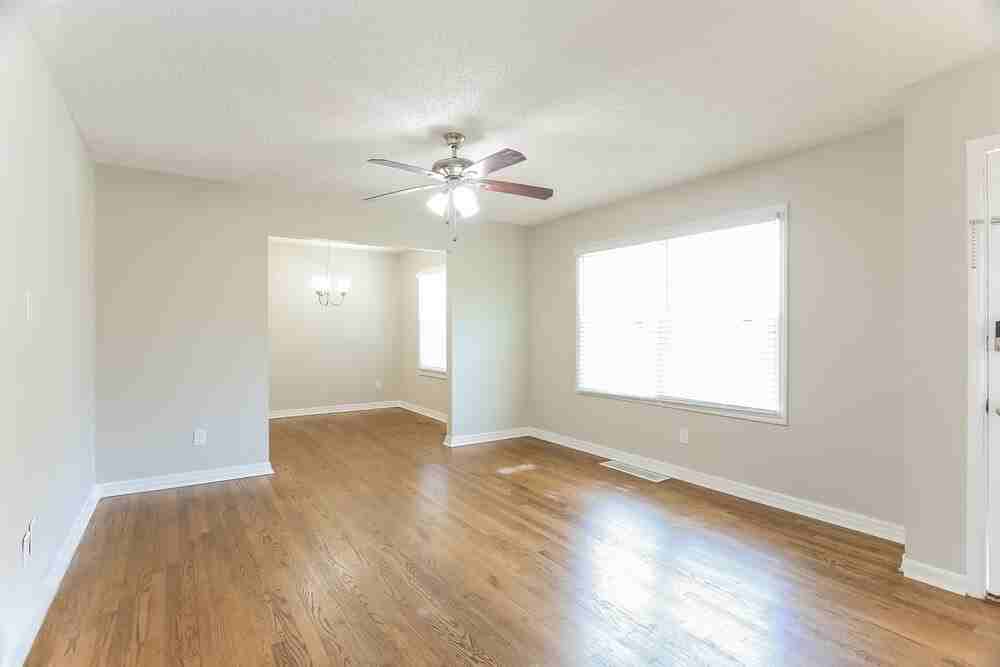 817 Hillview Dr - Photo 3 of 16