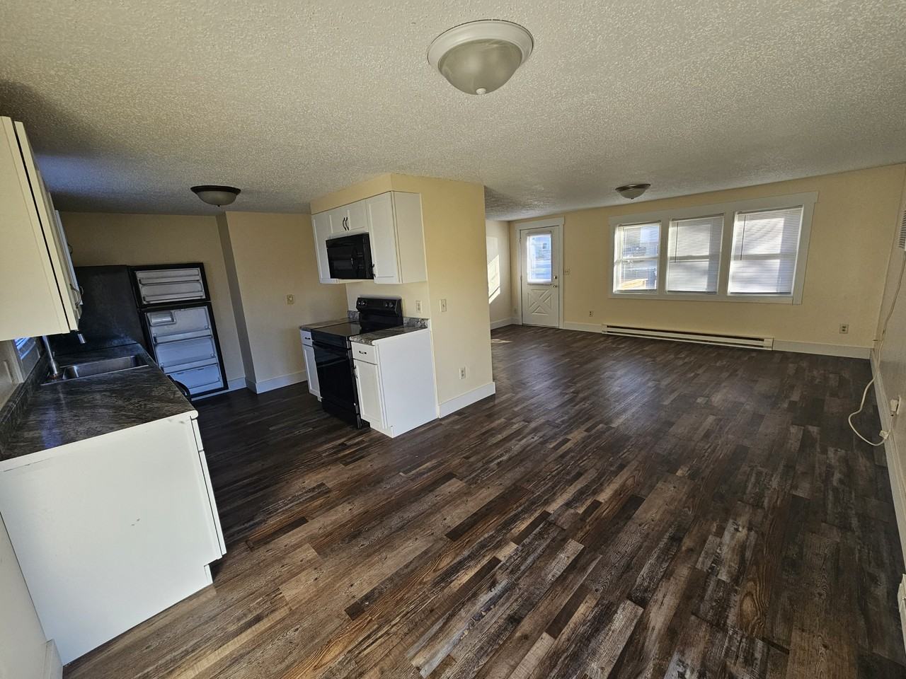 1224 Oakview Dr #1 - Photo 2 of 25