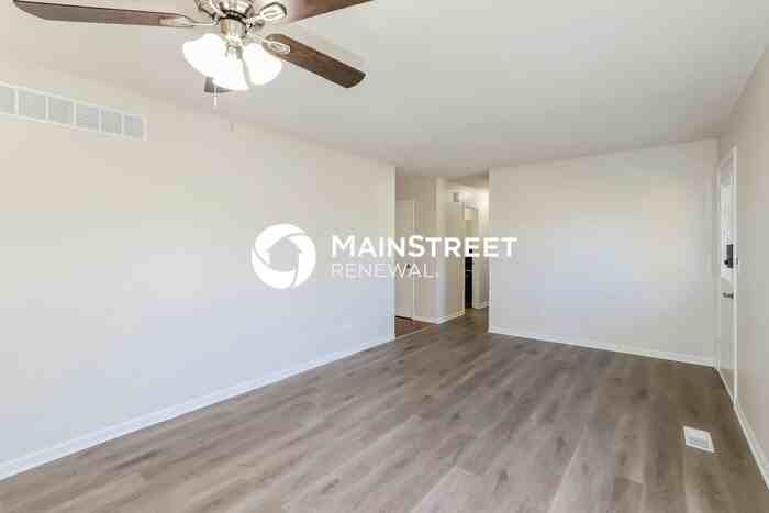 1401 Northeast 114th Street - Photo 4 of 19