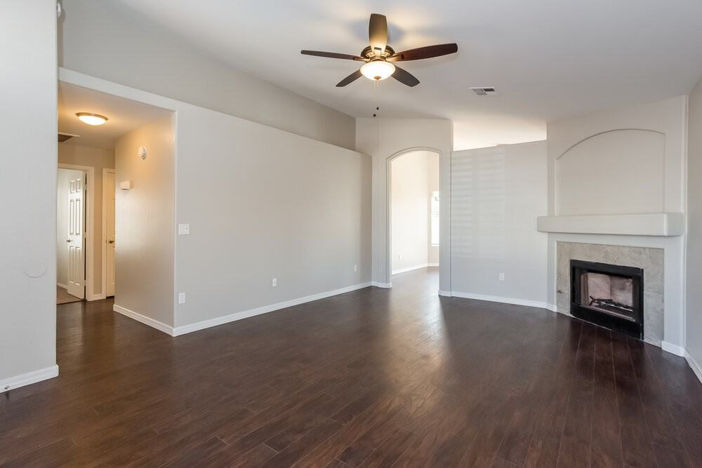 867 E Morelos St - Photo 2 of 15