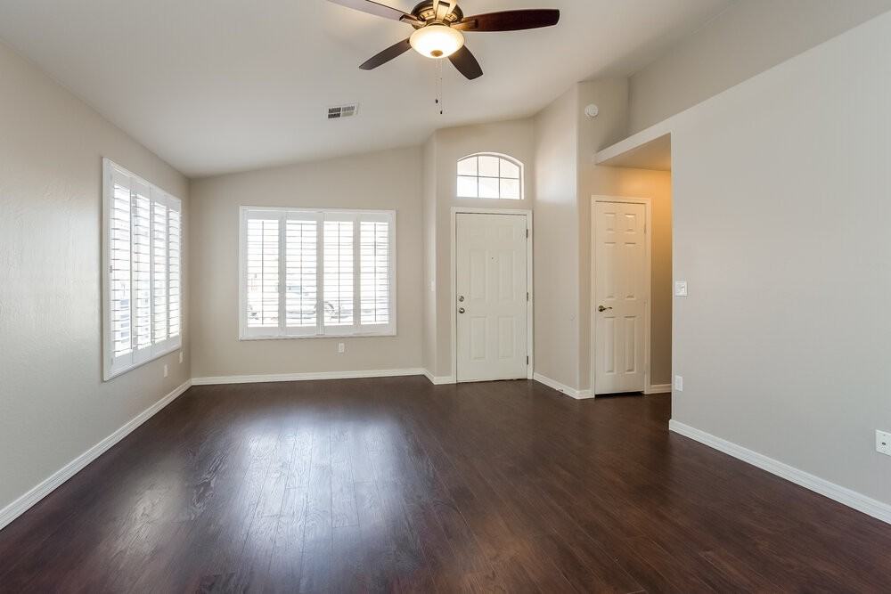 867 E Morelos St - Photo 4 of 15