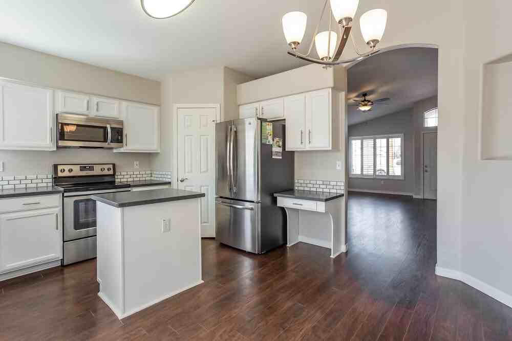 867 E Morelos St - Photo 6 of 15