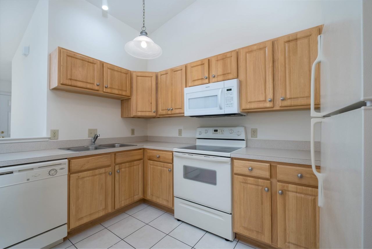 155 Oakridge Drive - Photo 5 of 12