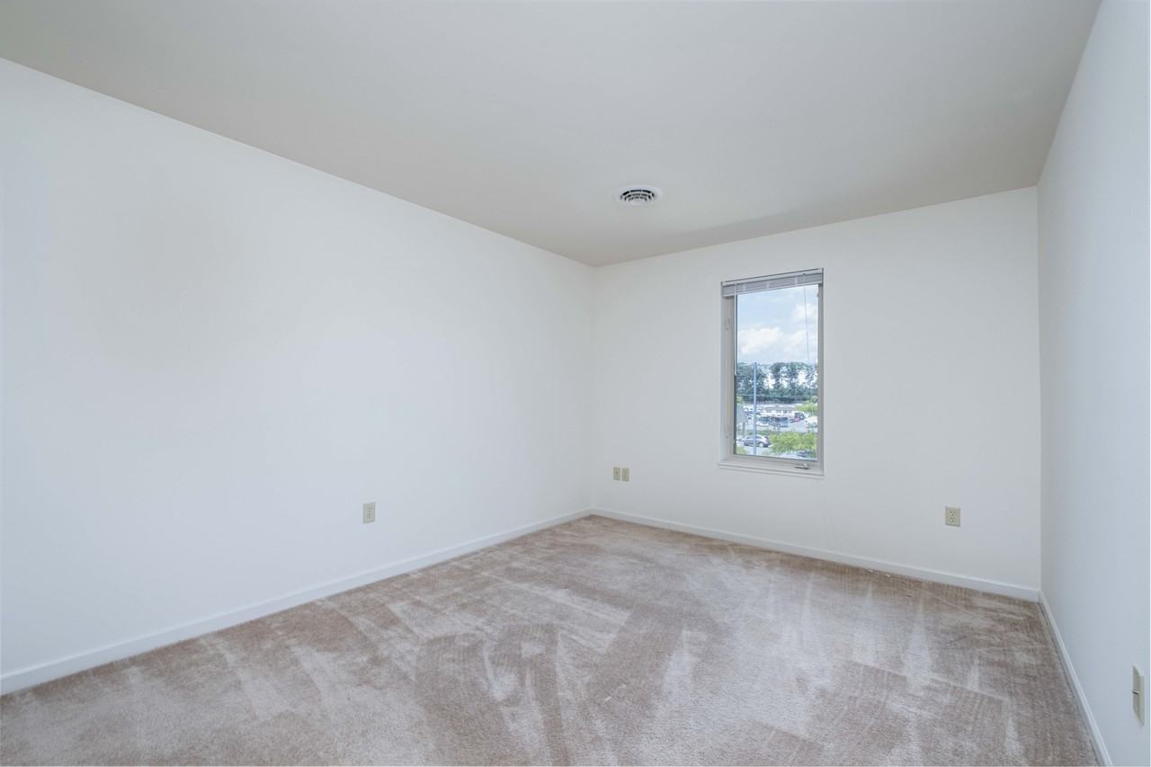 155 Oakridge Drive - Photo 7 of 12