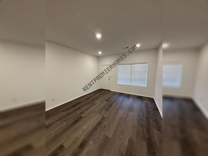 34 34 10 Point Lane - Photo 4 of 18