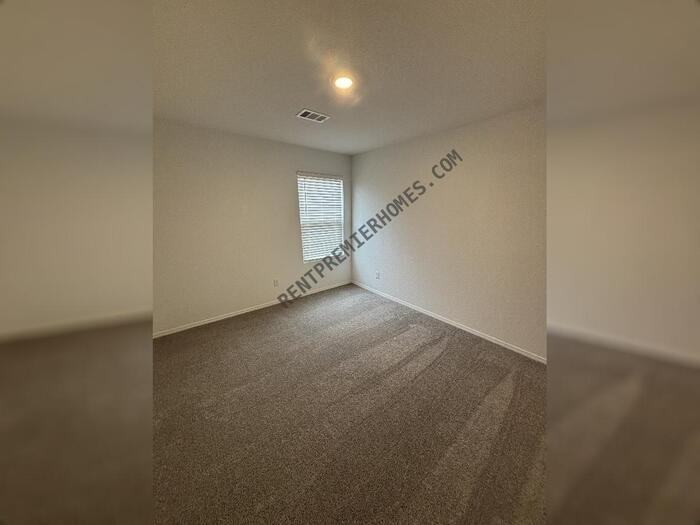 34 34 10 Point Lane - Photo 7 of 18