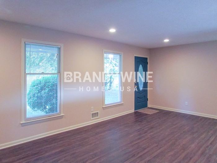 4060 West Stubbs Road - Photo 4 of 20