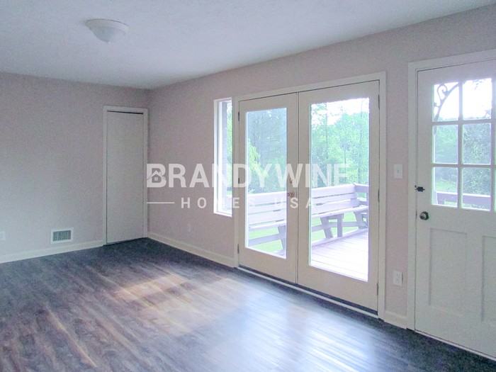 4060 West Stubbs Road - Photo 6 of 20