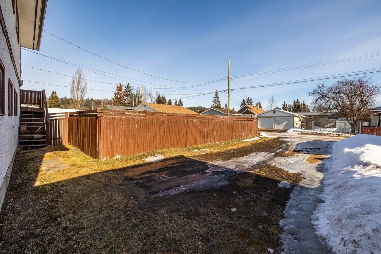 280 Gillett St Uppr #280UPPER - Photo 2 of 12