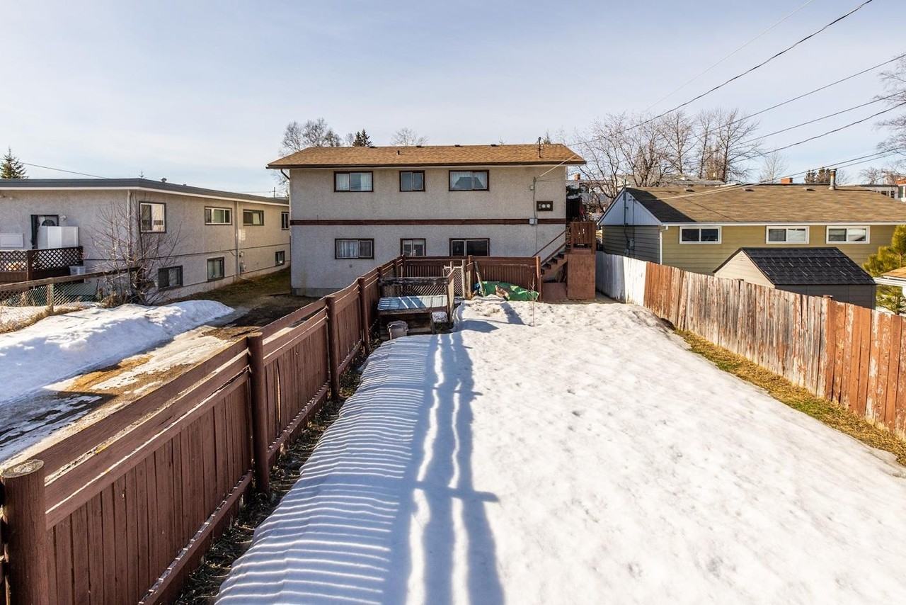 280 Gillett St Uppr #280UPPER - Photo 3 of 12