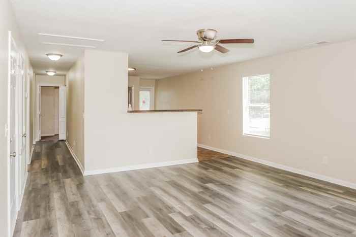 109 Jesse Layne Dr - Photo 4 of 12