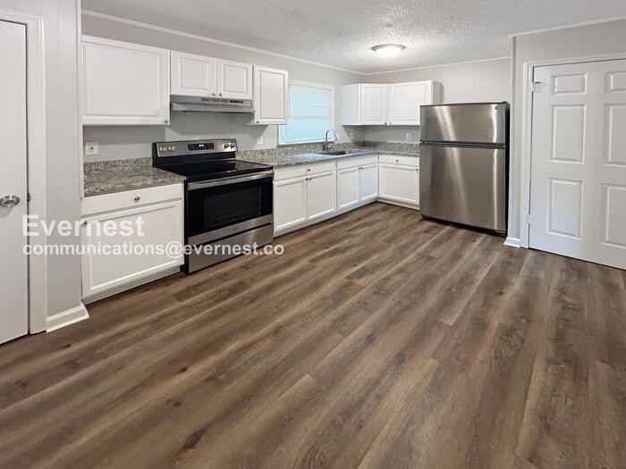 542 Newcastle Rd - Photo 4 of 24