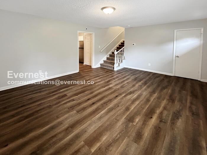 542 Newcastle Rd - Photo 6 of 24