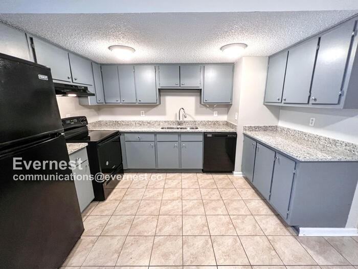 5698 Winterwood Dr - Photo 2 of 15