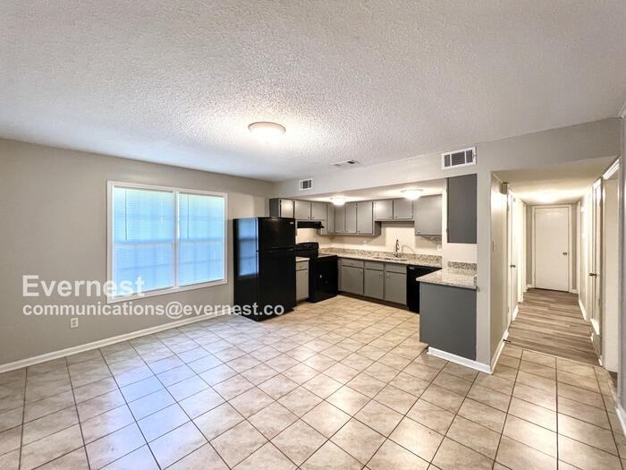 5698 Winterwood Dr - Photo 3 of 15