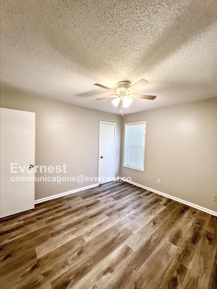 5698 Winterwood Dr - Photo 6 of 15