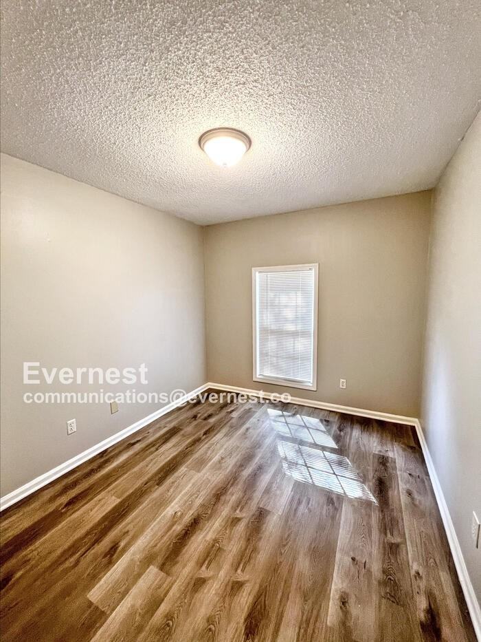 5698 Winterwood Dr - Photo 7 of 15