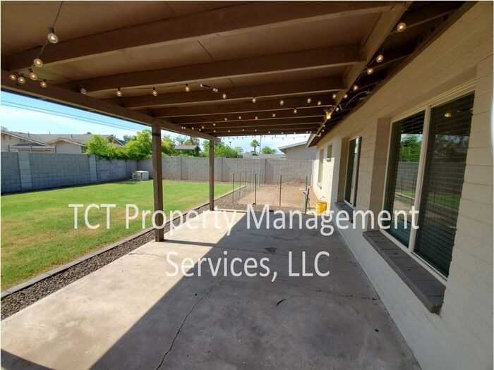 726 N Santa Anna - Photo 3 of 13