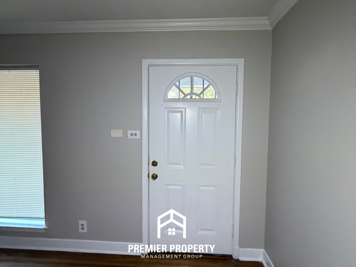 1085 S Perkins Rd - Photo 2 of 15