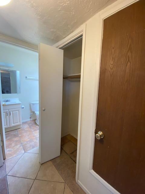 302 W Lee St - Photo 7 of 11