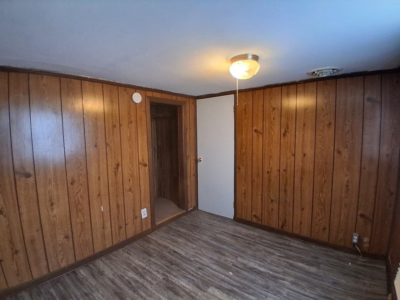 903 Jewell Street #903 - Photo 7 of 9