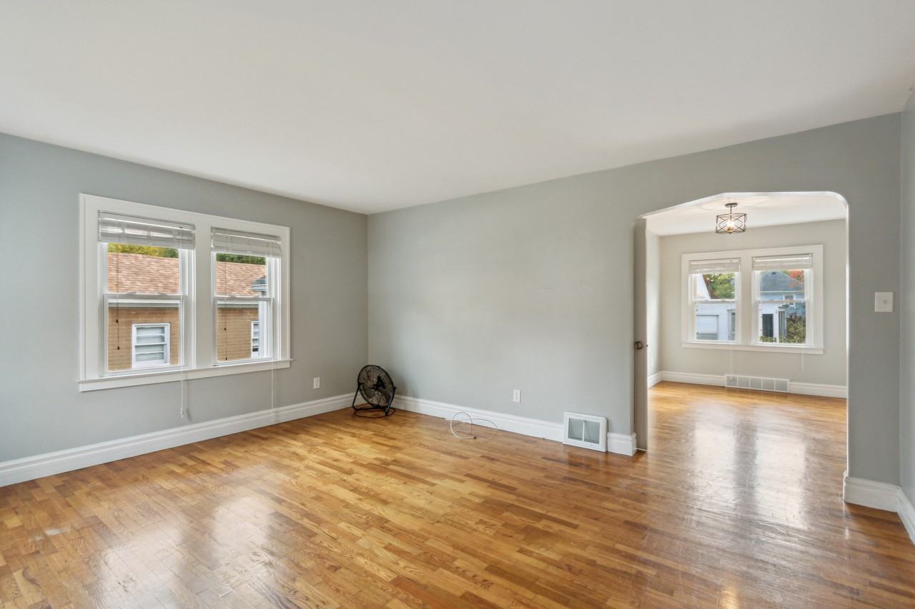 629 Saint Clair Avenue #NA - Photo 5 of 42