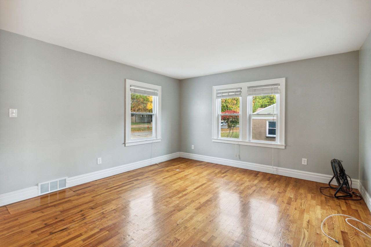 629 Saint Clair Avenue #NA - Photo 6 of 42