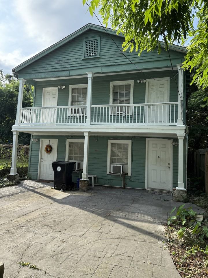 2126 Danneel St #NA - Photo 4 of 7
