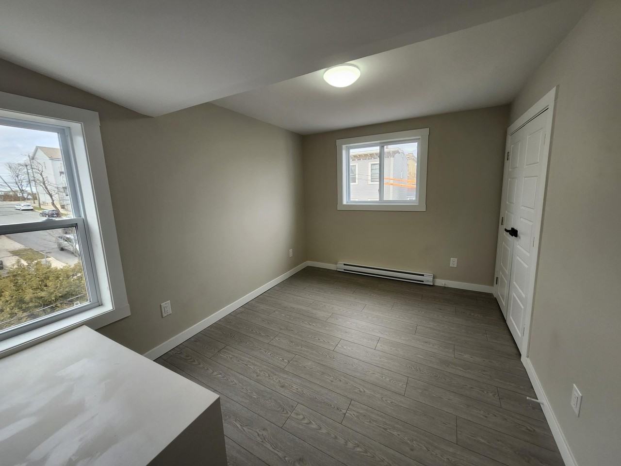 24 Paddock St #8 - Photo 3 of 9