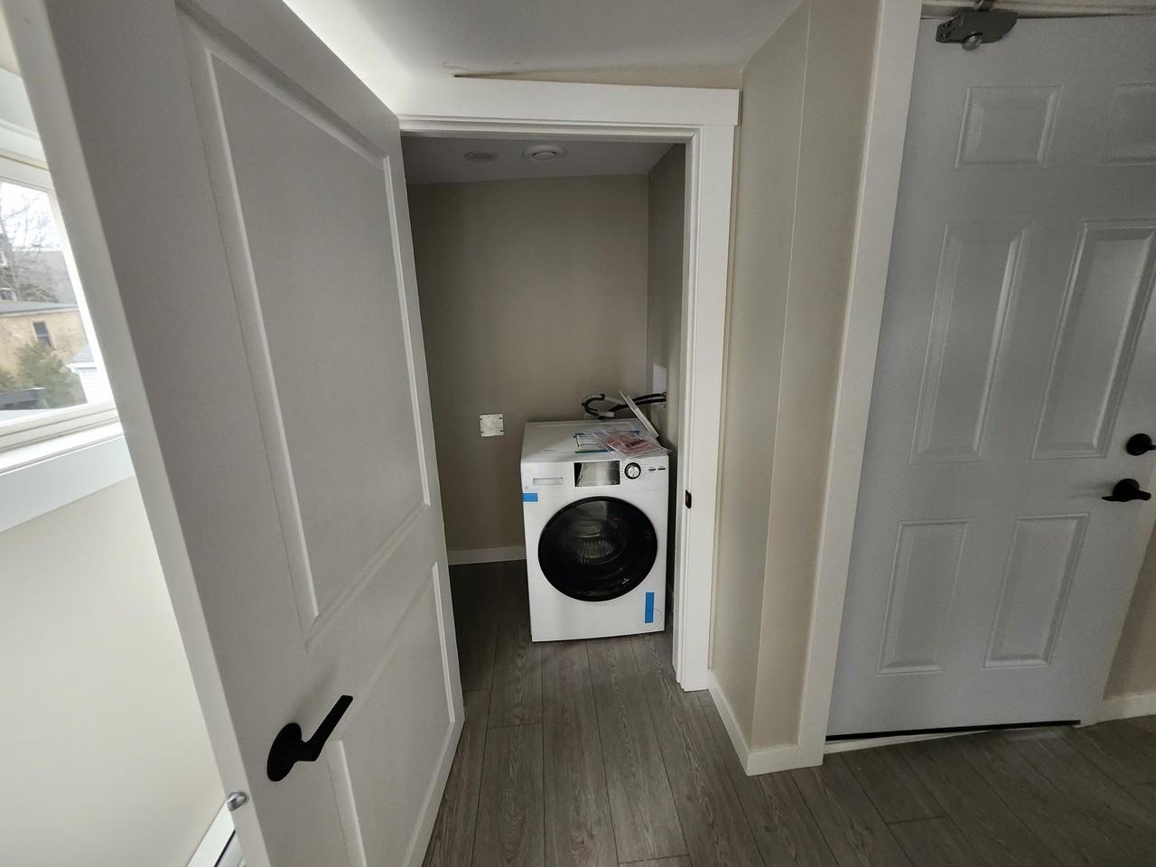 24 Paddock St #8 - Photo 5 of 9