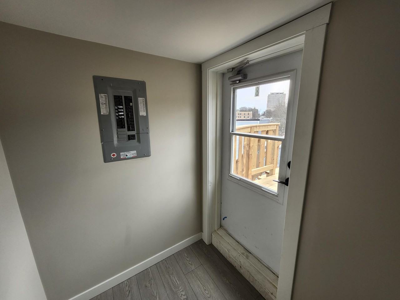 24 Paddock St #8 - Photo 7 of 9