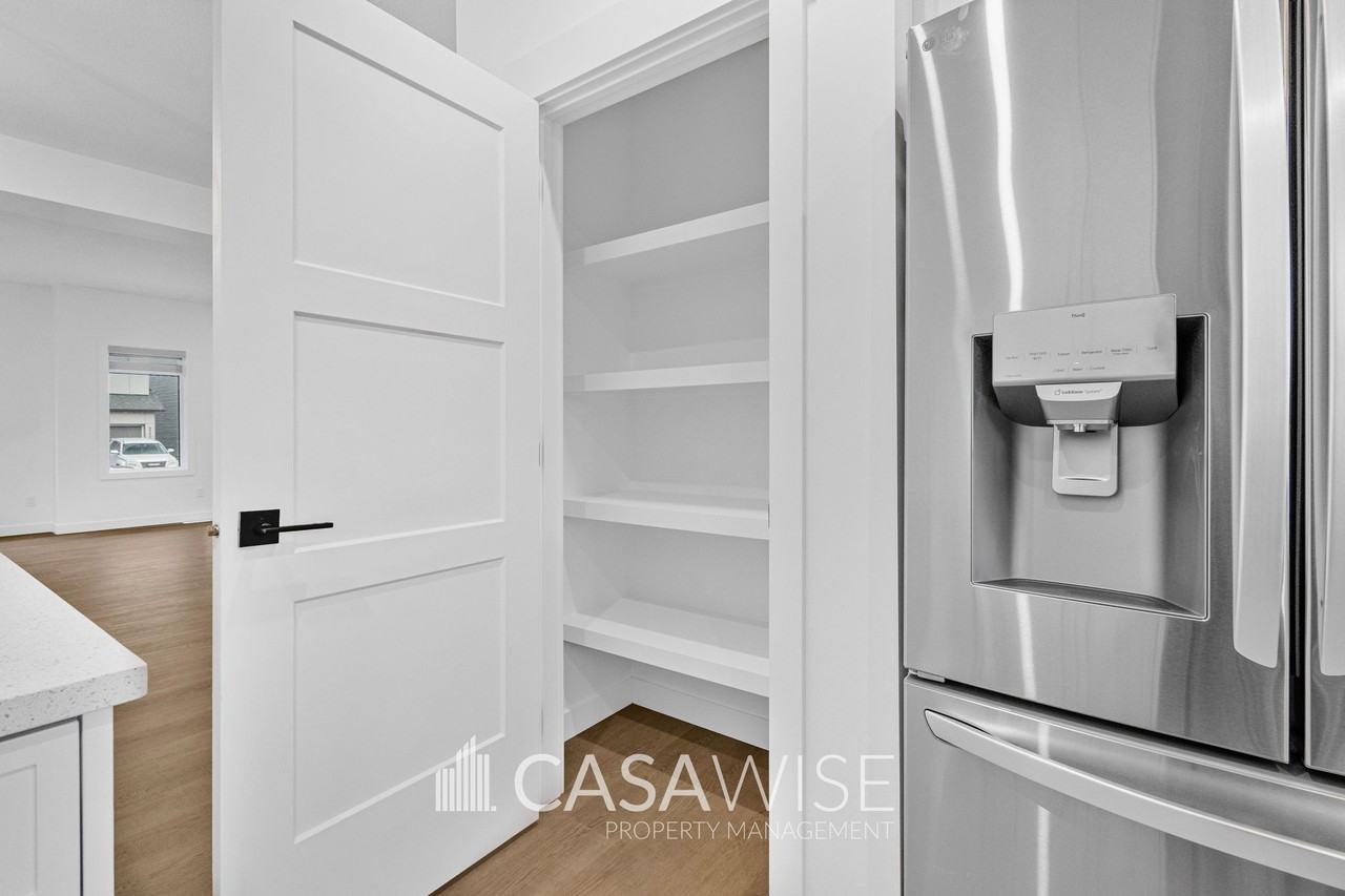 9339 222 Street NW #1 - Photo 5 of 29