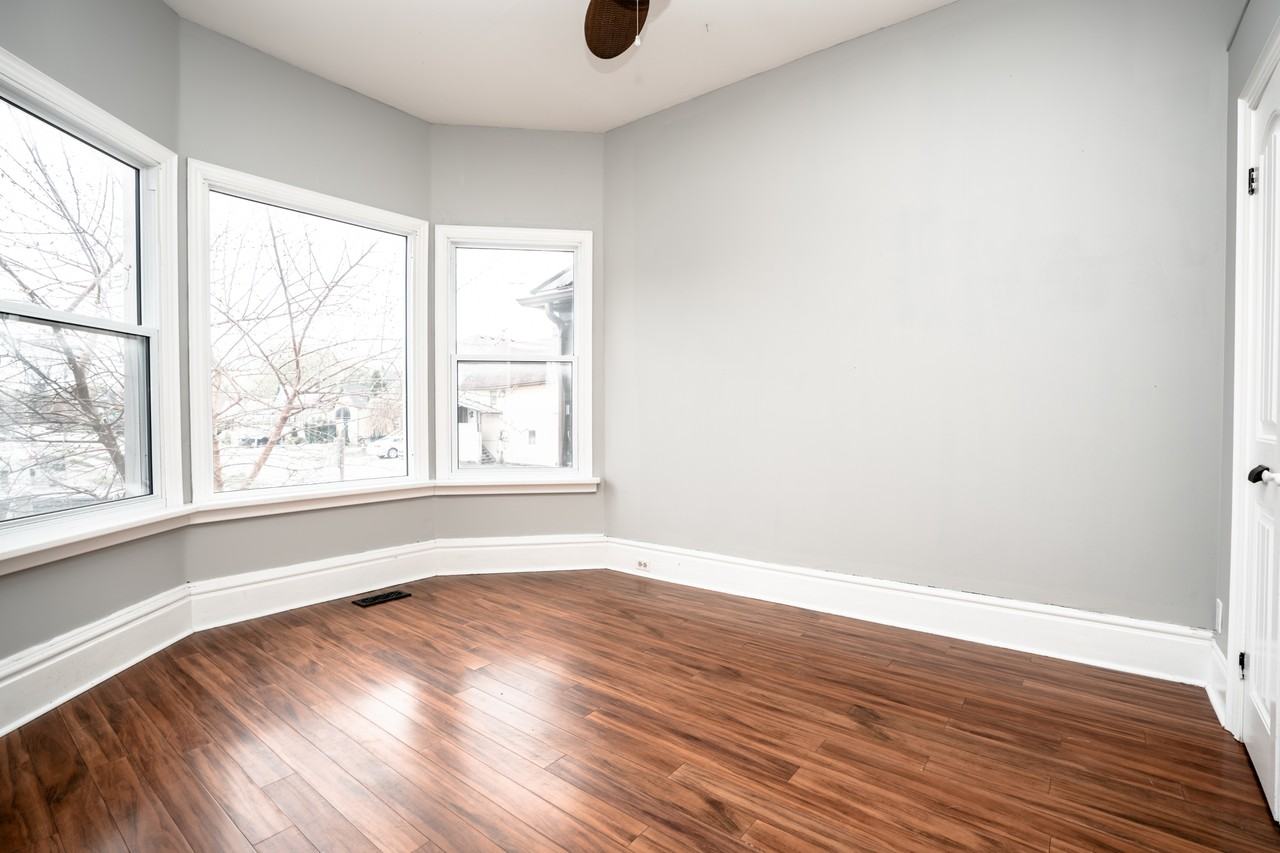 152 Ross St #1 - Photo 3 of 8